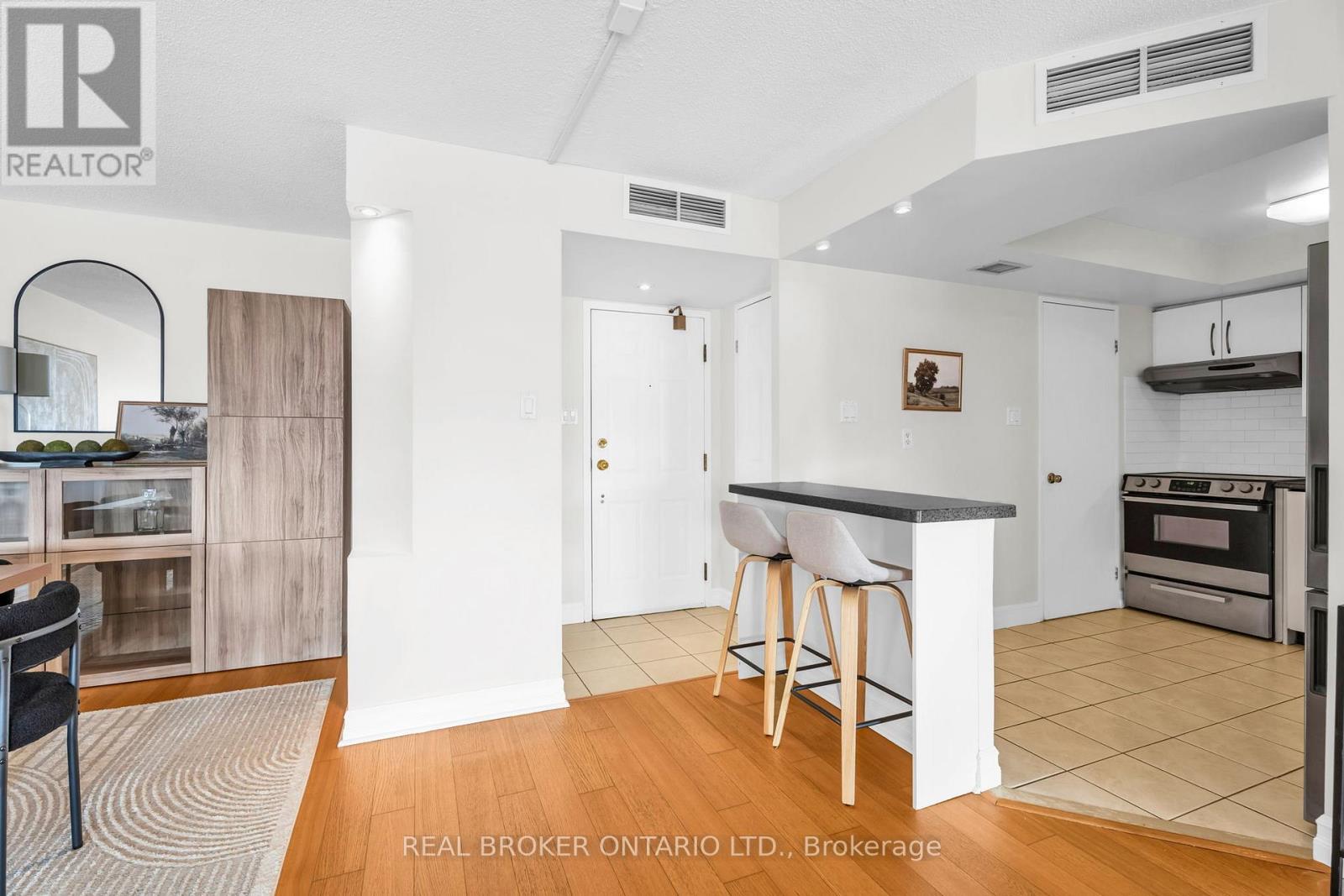 820 - 65 Scadding Avenue, Toronto, Ontario  M5A 4L1 - Photo 8 - C12802772