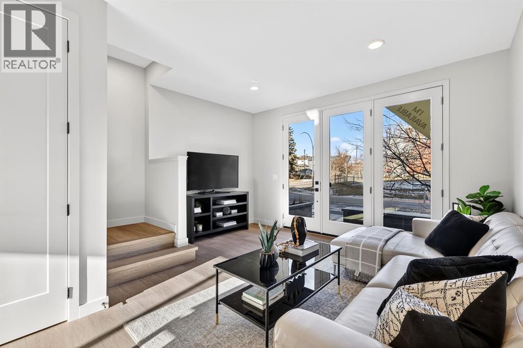 643 53 Avenue Sw, Calgary, Alberta  T2V 0C2 - Photo 3 - A2280476