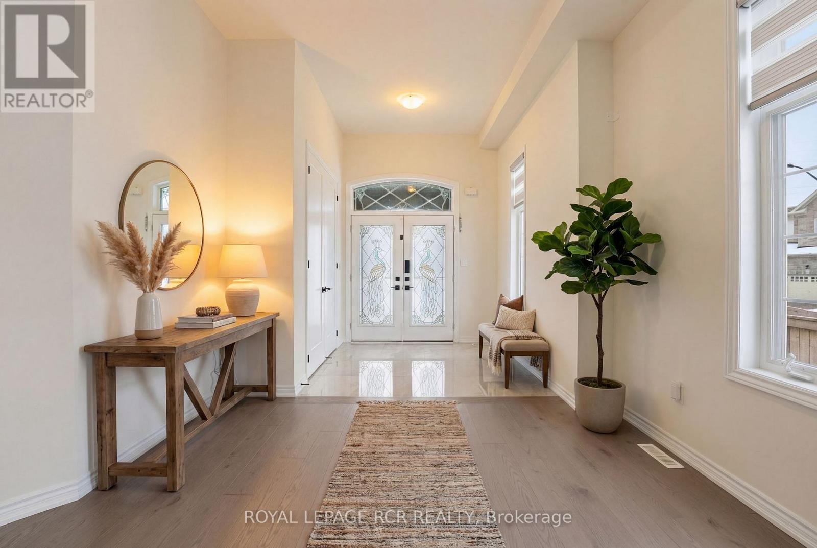 20 Morley Crescent, Whitby, Ontario  L1R 0P1 - Photo 2 - E12802736