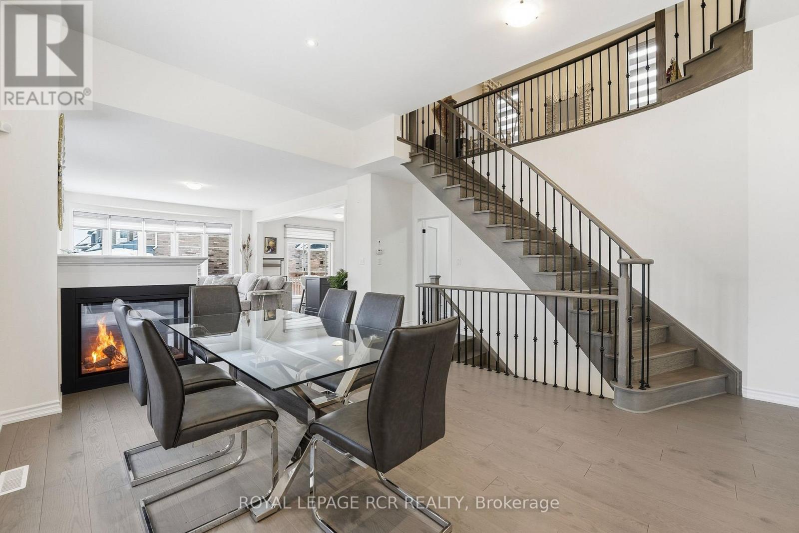 20 Morley Crescent, Whitby, Ontario  L1R 0P1 - Photo 4 - E12802736