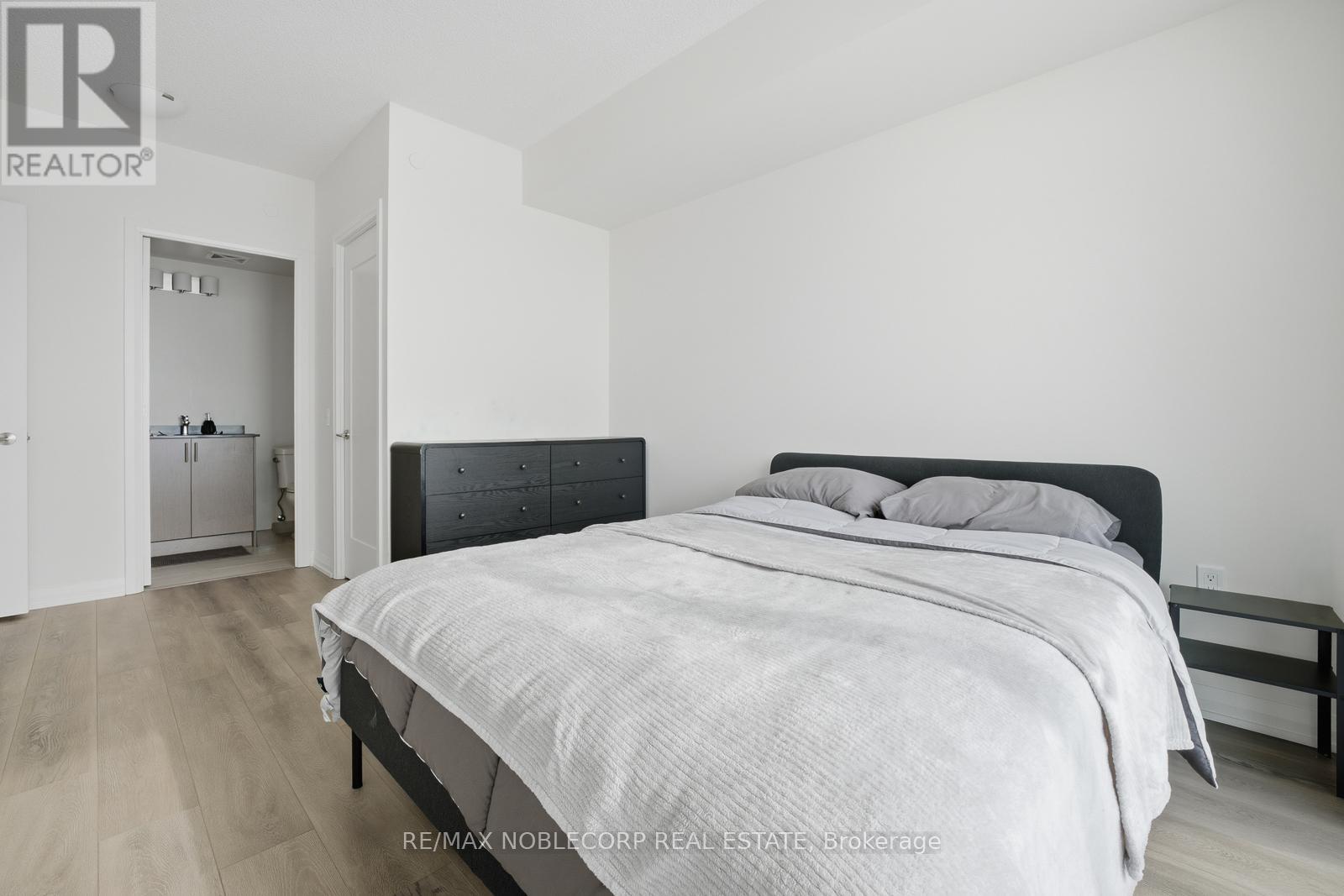 1414 - 8960 Jane Street, Vaughan, Ontario  L4K 0N9 - Photo 8 - N12802694