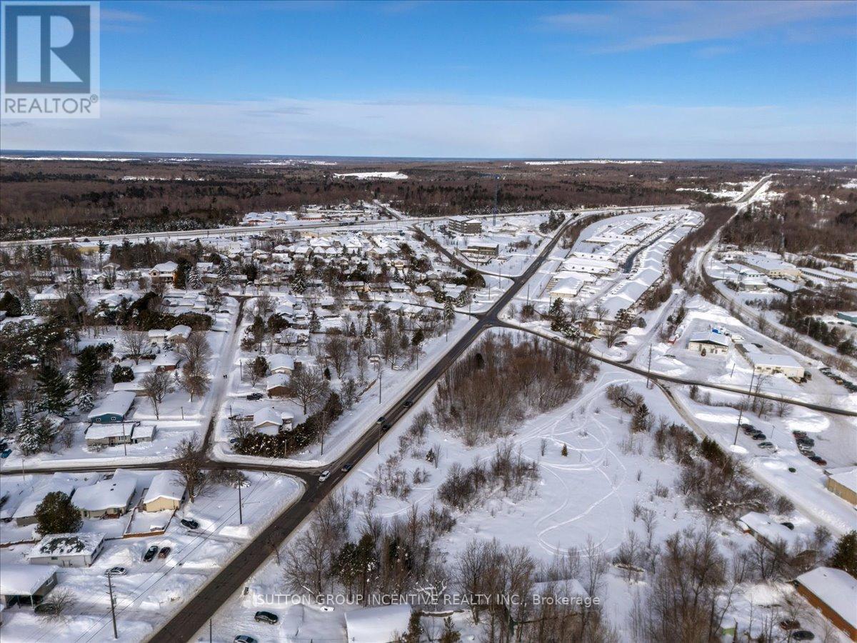 570 Laclie Street, Orillia, Ontario  L3V 4A9 - Photo 21 - S12802774