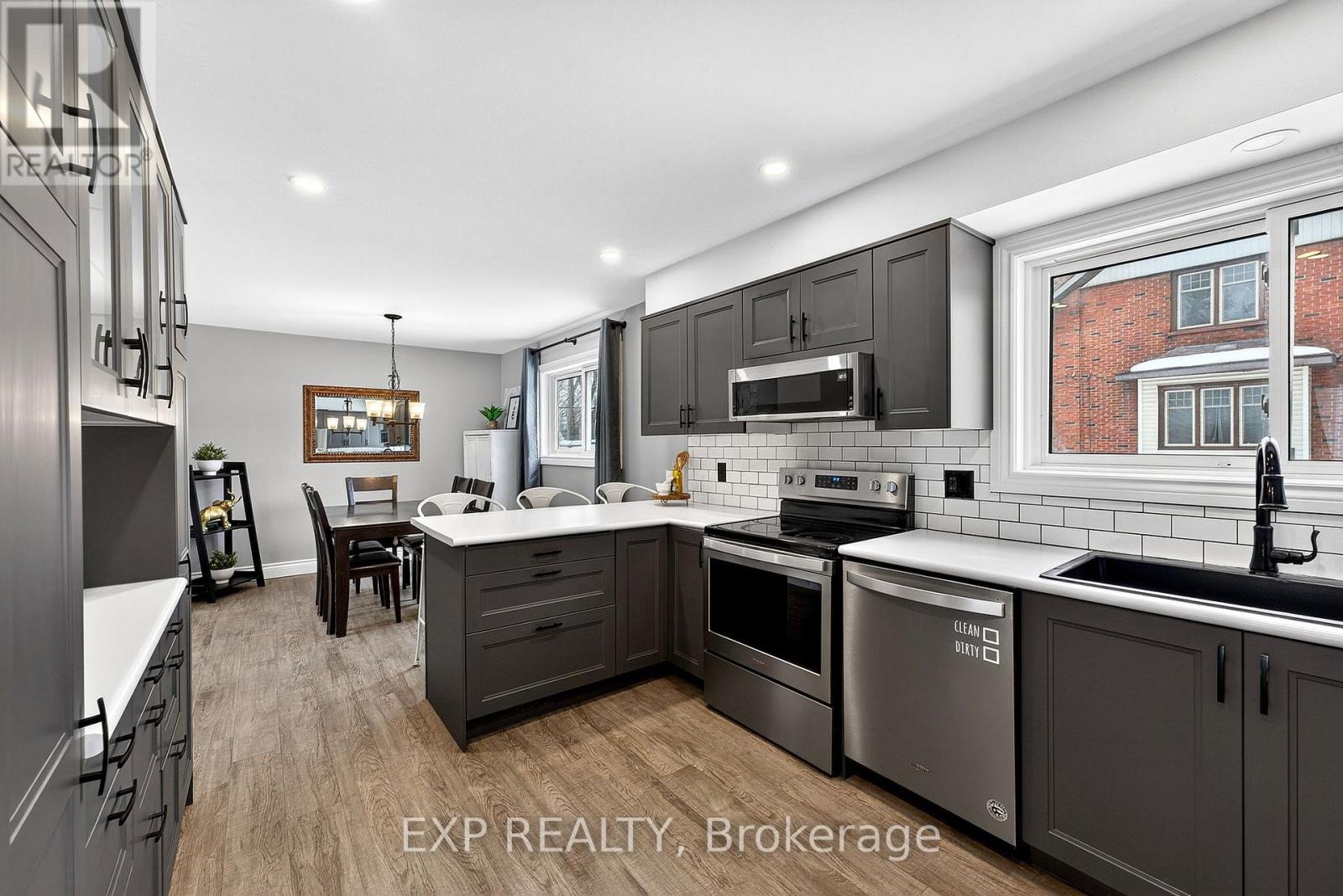 266 Bleecker Avenue, Belleville, Ontario  K8N 3V4 - Photo 4 - X12800634