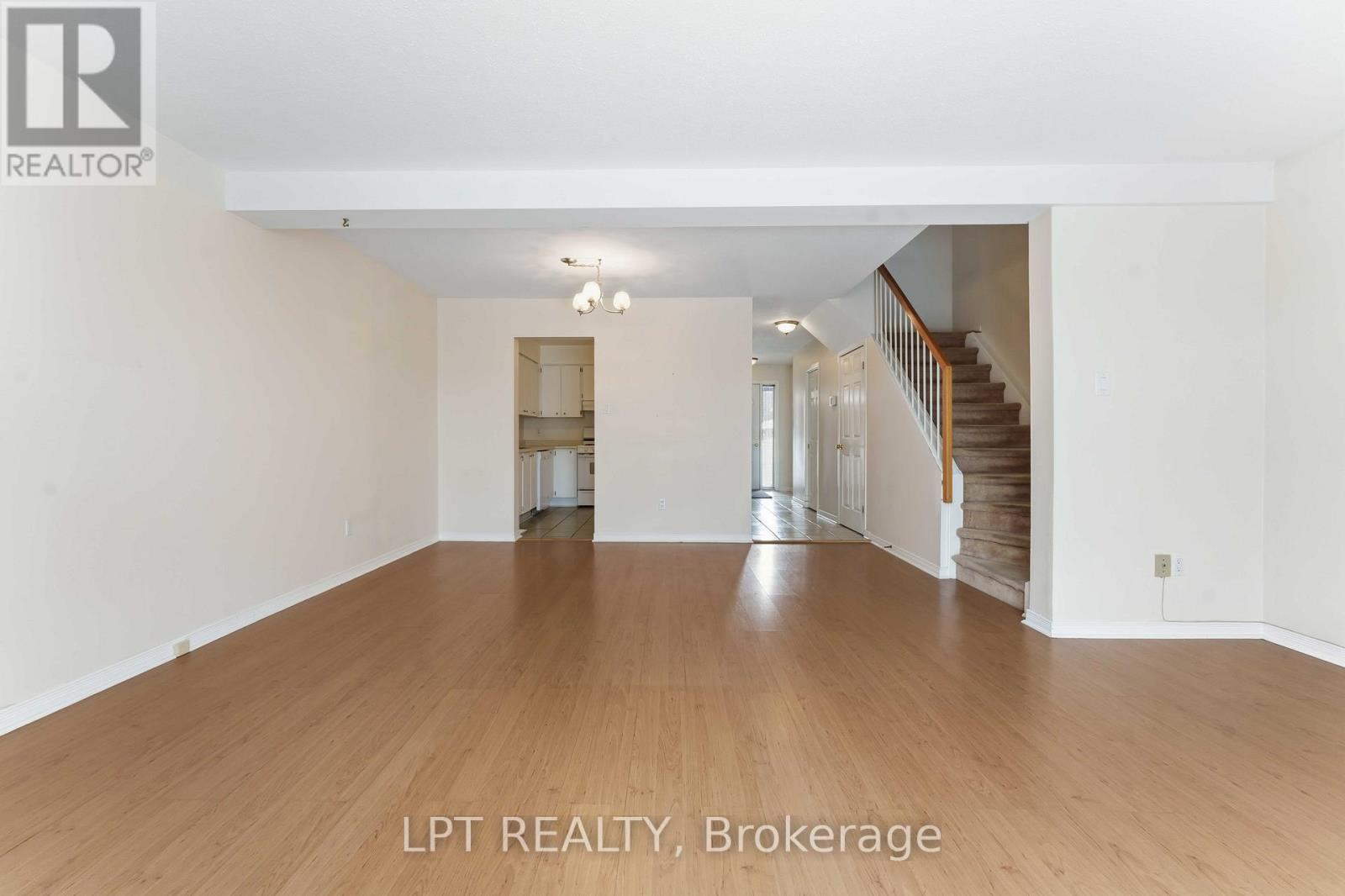 51 - 122 Clarkson Crescent, Ottawa, Ontario  K2L 3E2 - Photo 4 - X12605708