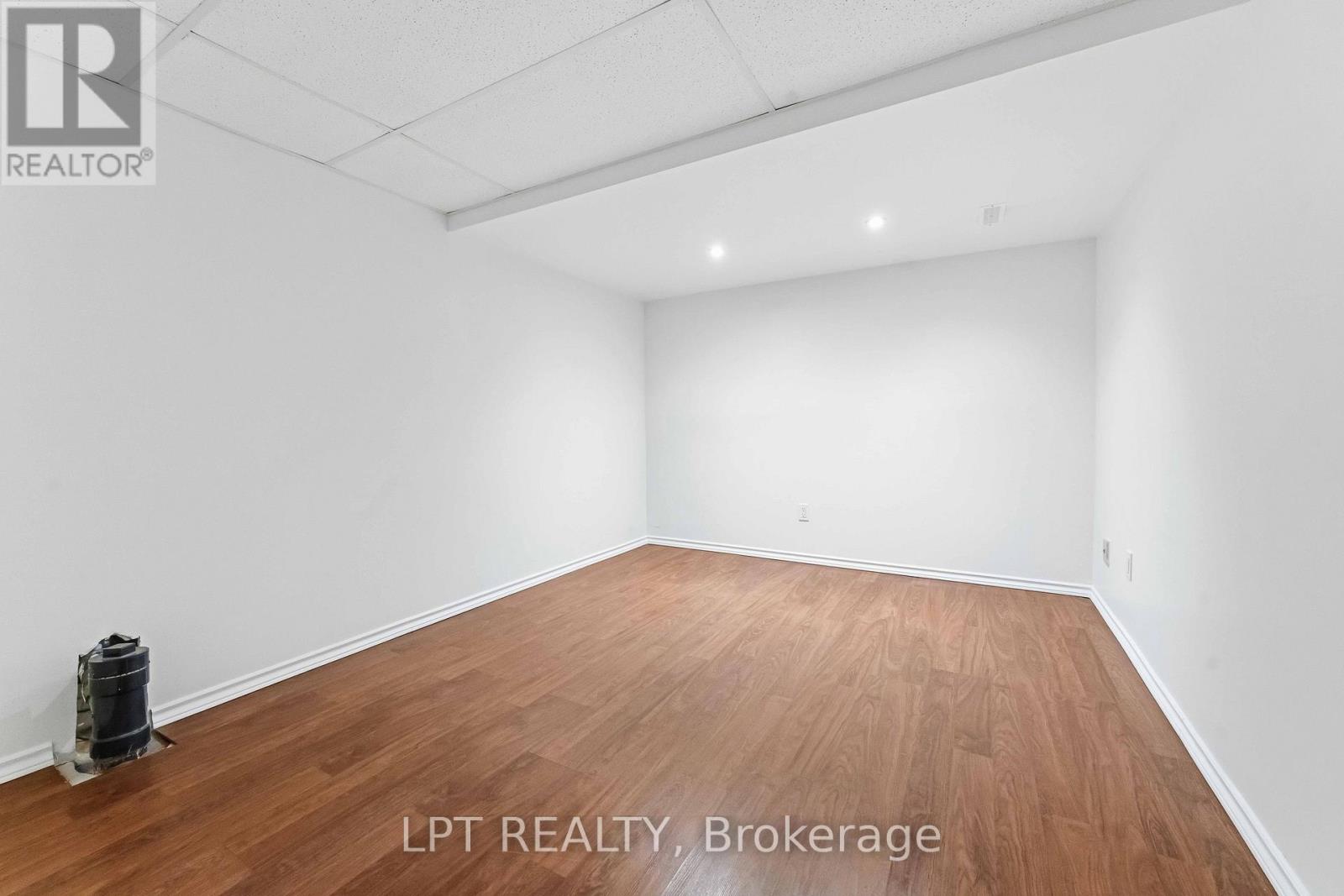 51 - 122 Clarkson Crescent, Ottawa, Ontario  K2L 3E2 - Photo 19 - X12605708