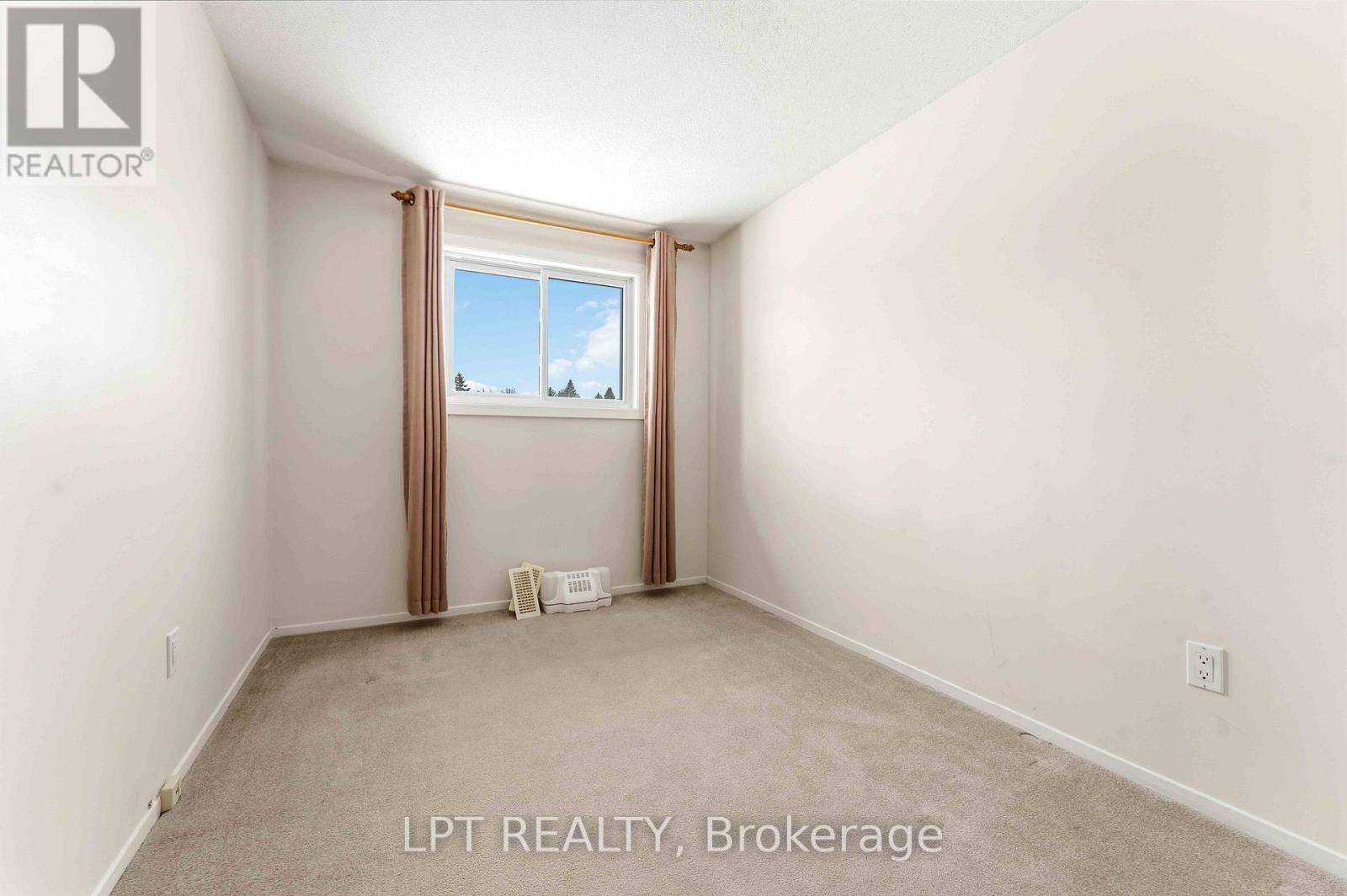 51 - 122 Clarkson Crescent, Ottawa, Ontario  K2L 3E2 - Photo 13 - X12605708