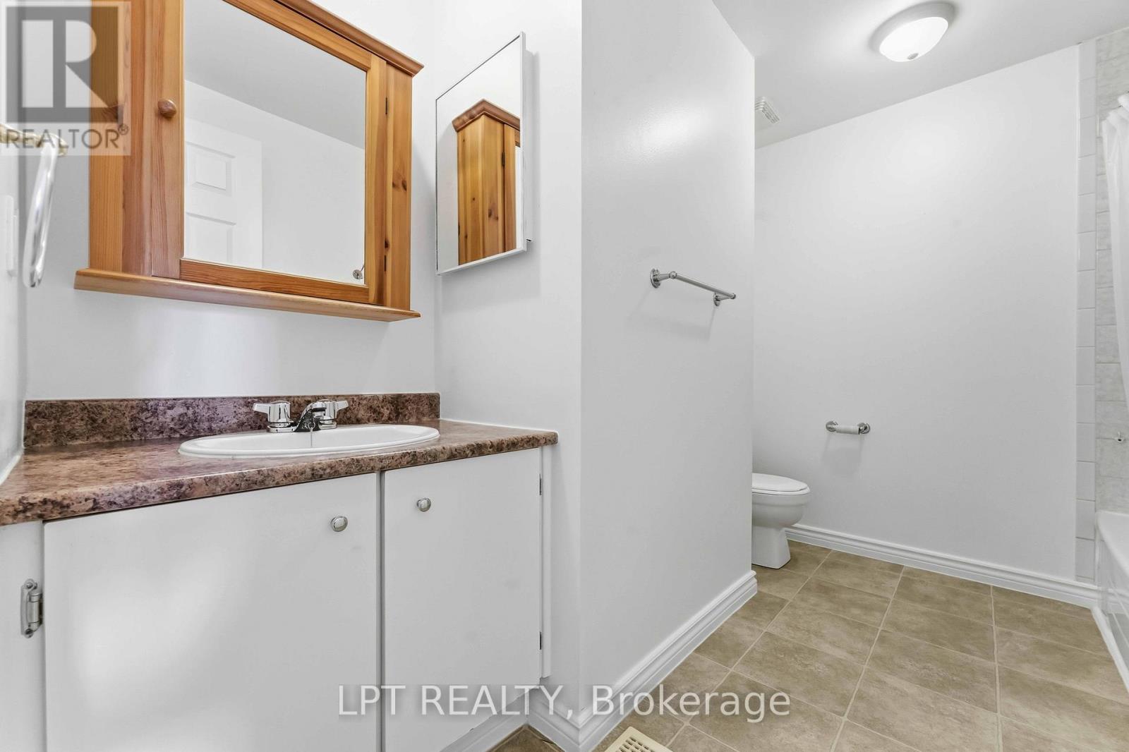 51 - 122 Clarkson Crescent, Ottawa, Ontario  K2L 3E2 - Photo 15 - X12605708