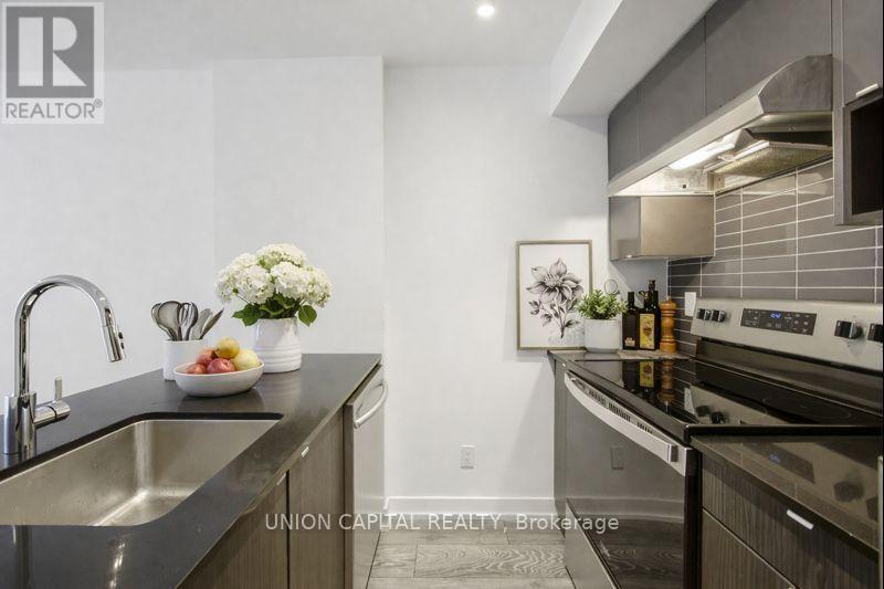 309 - 1139 Cooke Boulevard, Burlington, Ontario  L7T 4A8 - Photo 2 - W12802686