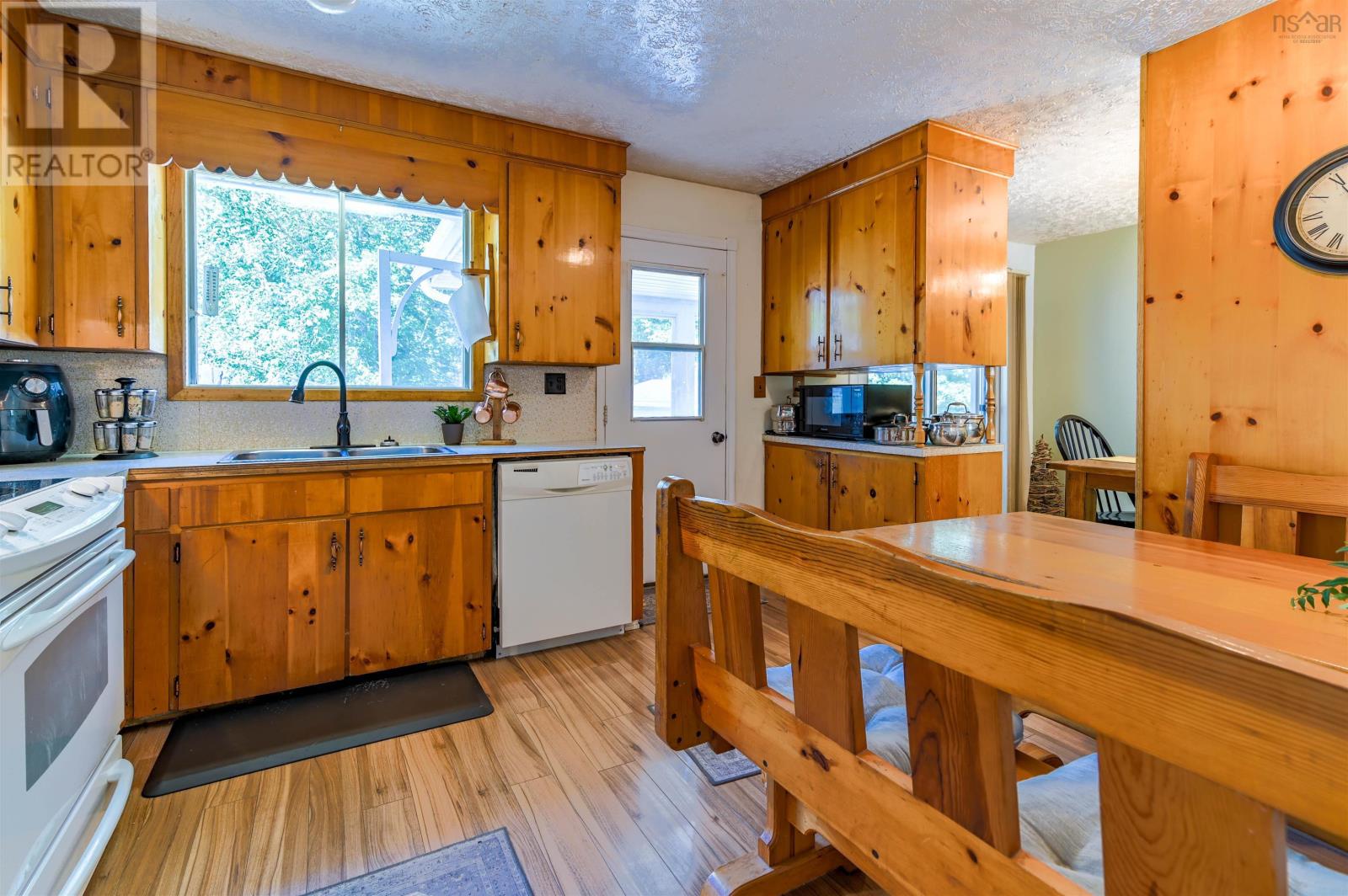 1353 Pinecrest Drive, Coldbrook, Nova Scotia  B0P 1J0 - Photo 8 - 202603054