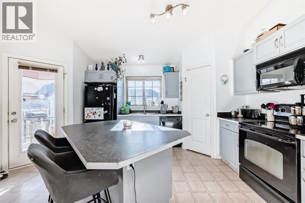 205, 27 Everridge Square SW, Calgary, Alberta