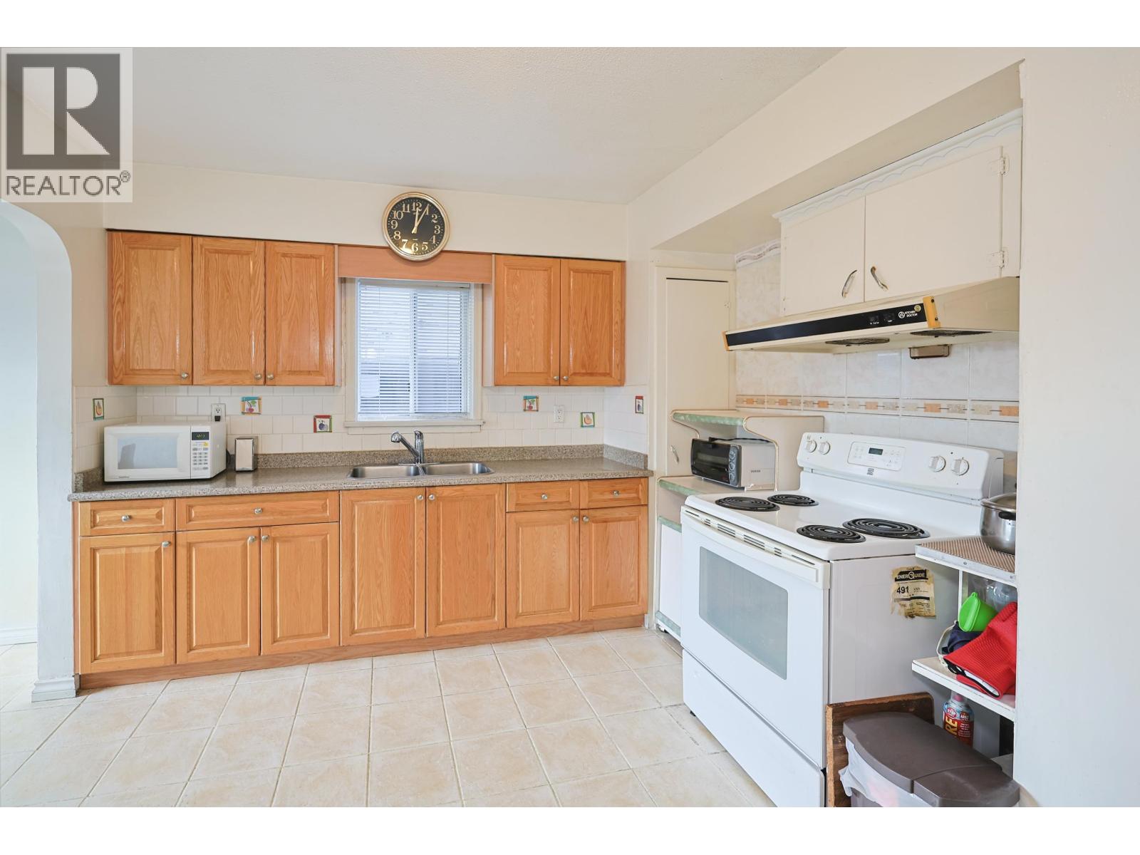 2584 E Georgia Street, Vancouver, British Columbia  V5K 2J7 - Photo 5 - R3091567