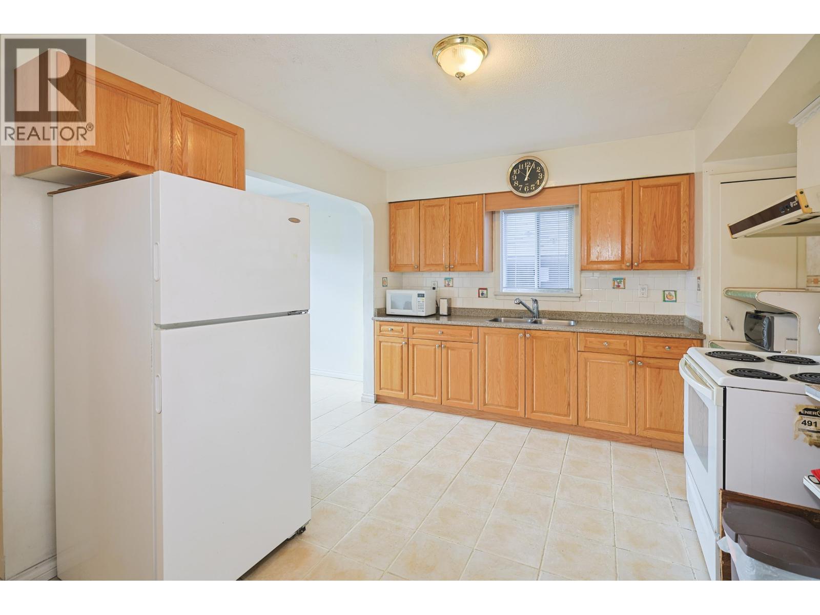 2584 E Georgia Street, Vancouver, British Columbia  V5K 2J7 - Photo 4 - R3091567