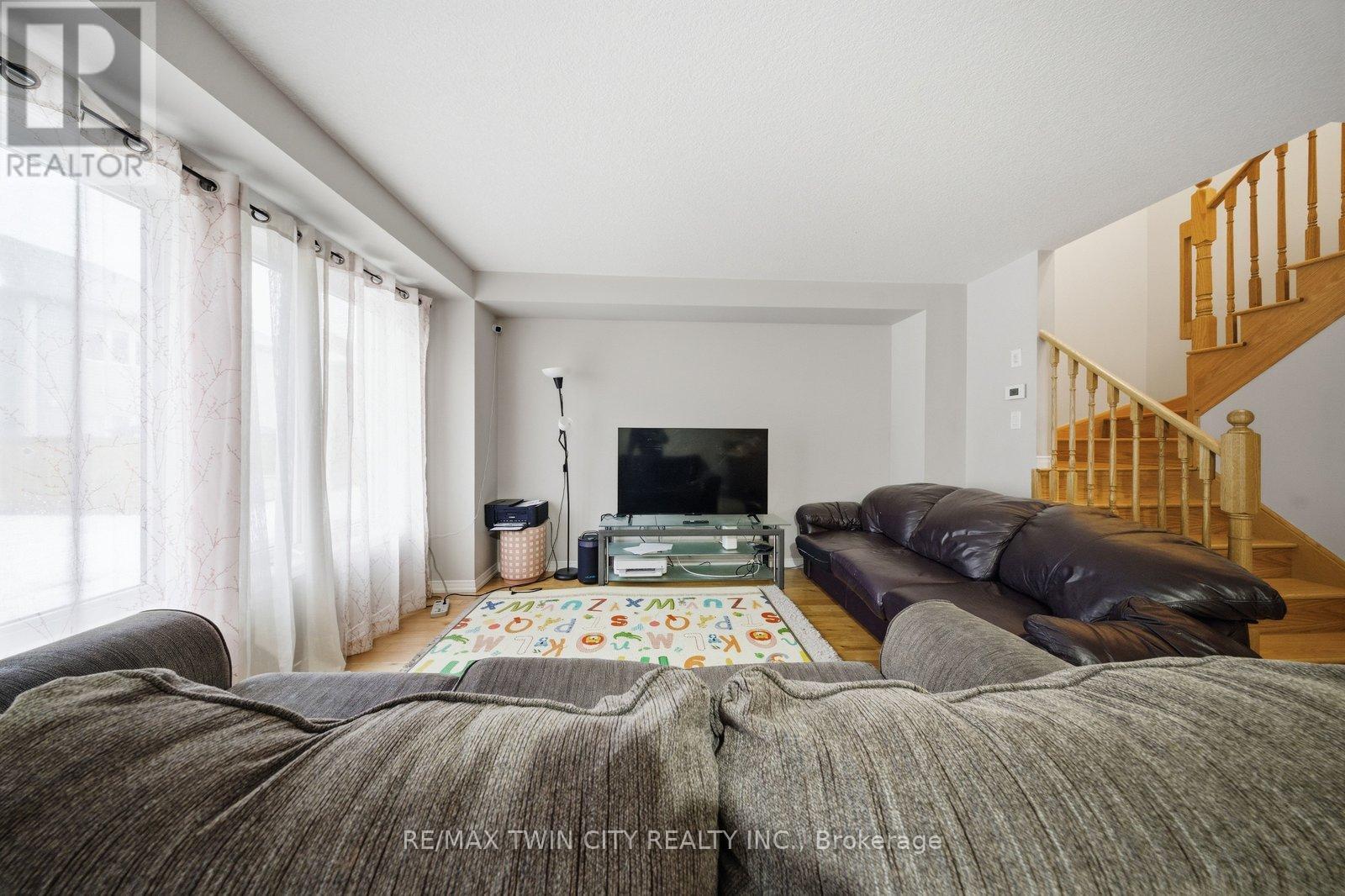 126 Munro Circle, Brantford, Ontario  N3T 0R4 - Photo 12 - X12802688