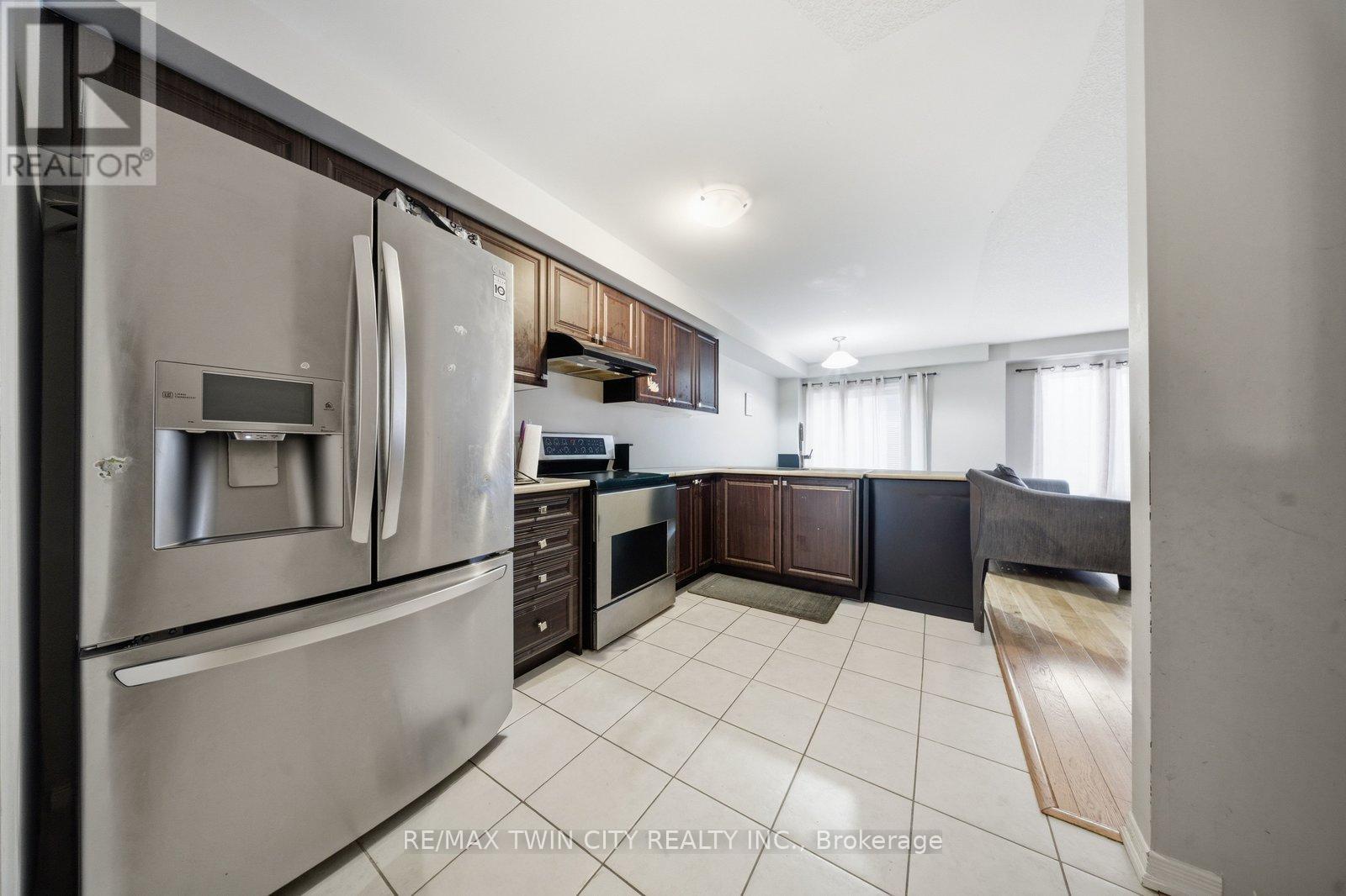 126 Munro Circle, Brantford, Ontario  N3T 0R4 - Photo 7 - X12802688