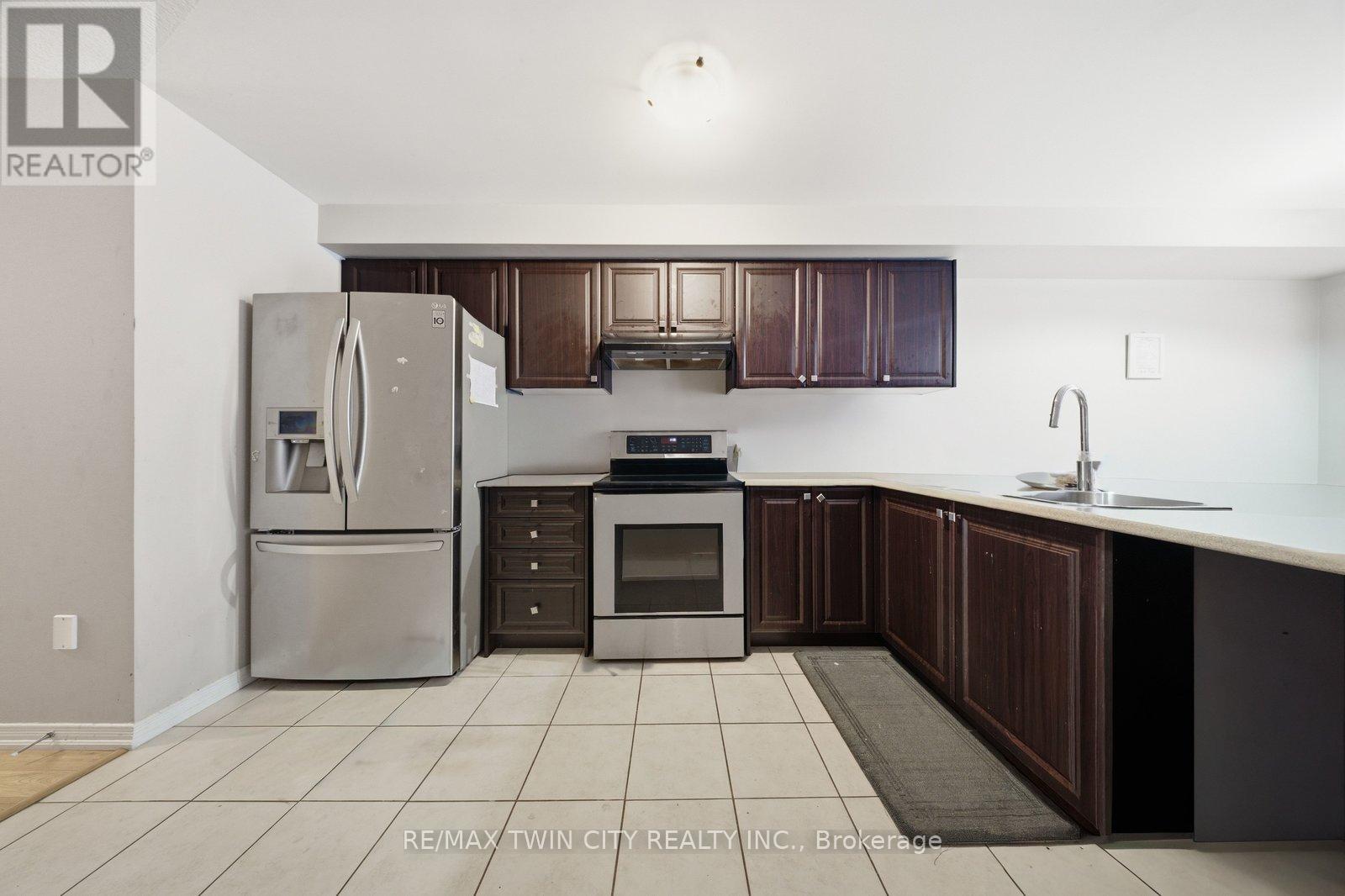 126 Munro Circle, Brantford, Ontario  N3T 0R4 - Photo 8 - X12802688