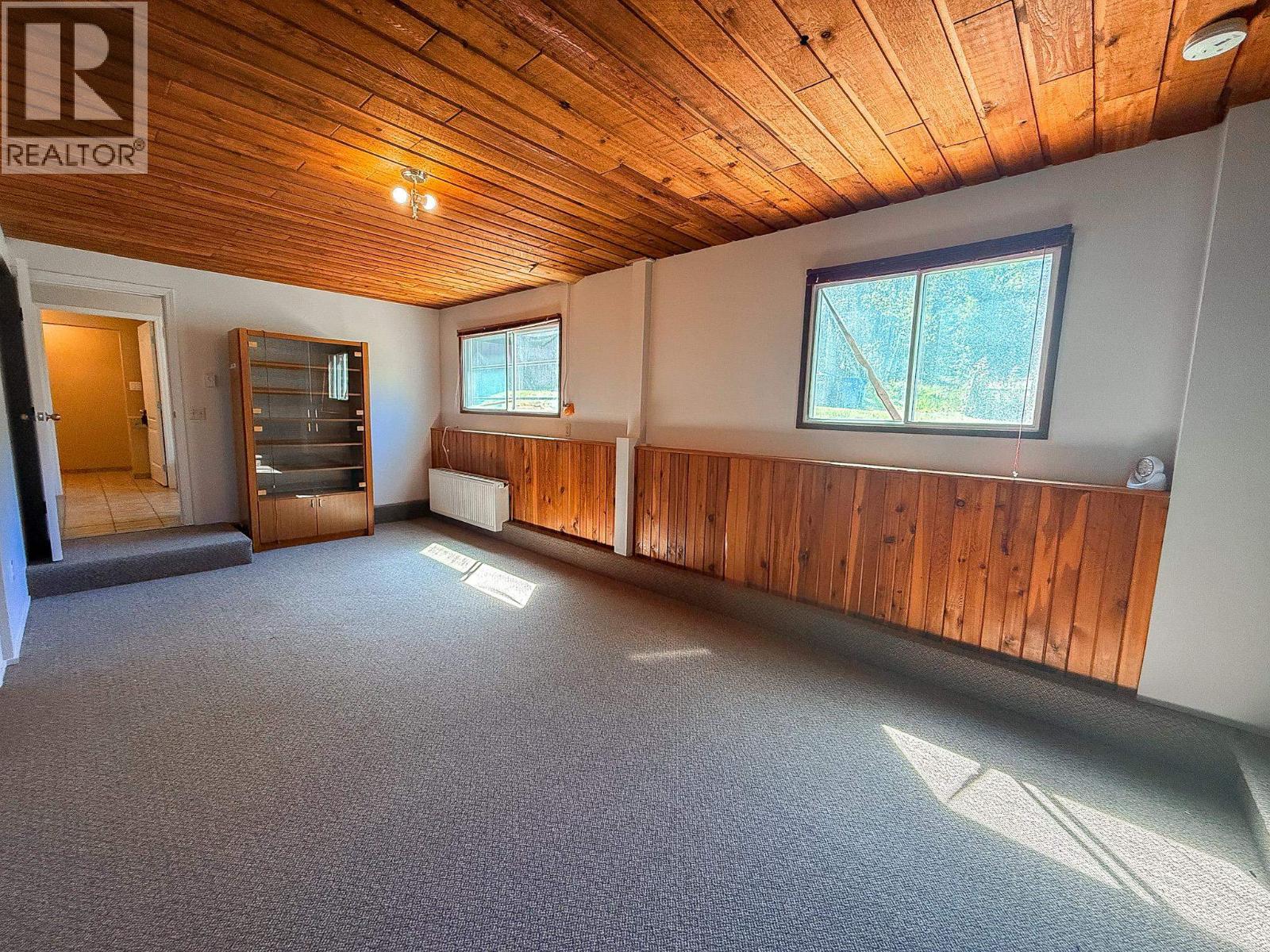 4719 Cariboo Drive, 108 Mile Ranch, British Columbia  V0K 2K0 - Photo 29 - R3091652