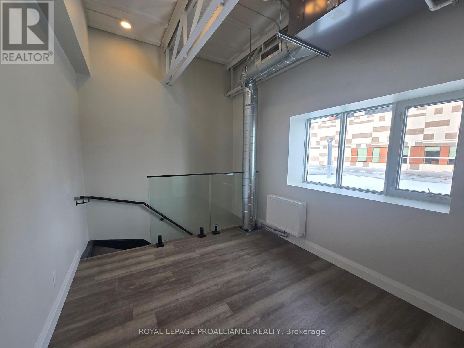 201 - 241 Front Street, Belleville (Belleville Ward), Ontario  K8N 2Z6 - Photo 8 - X12802030