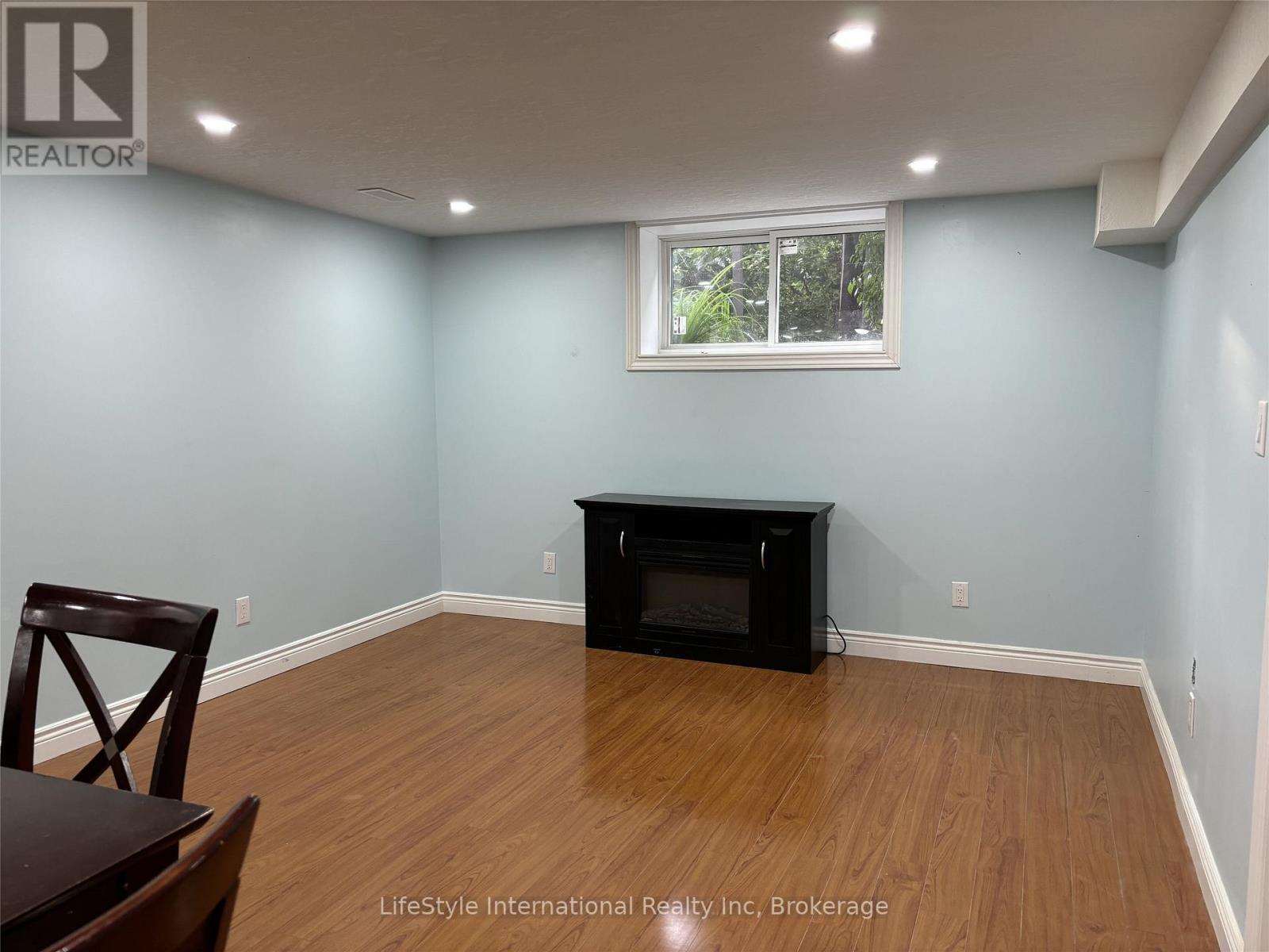 Lower - 59 Marsh Crescent, Guelph, Ontario  N1L 1L4 - Photo 5 - X12802826