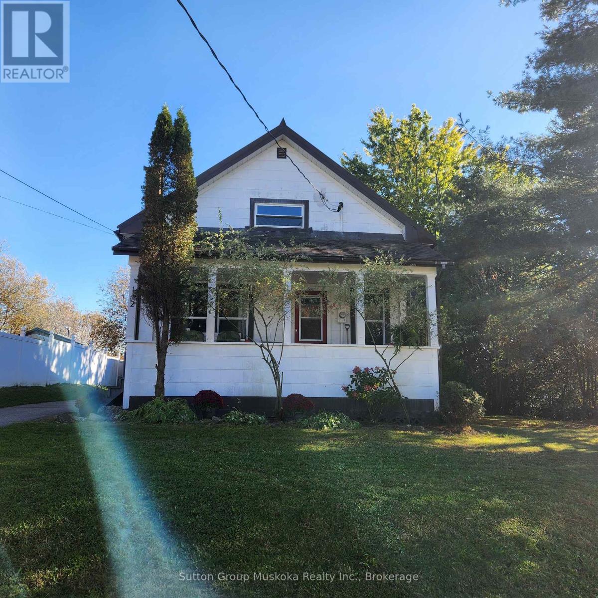 142 QUEEN STREET, Burk's Falls, Ontario