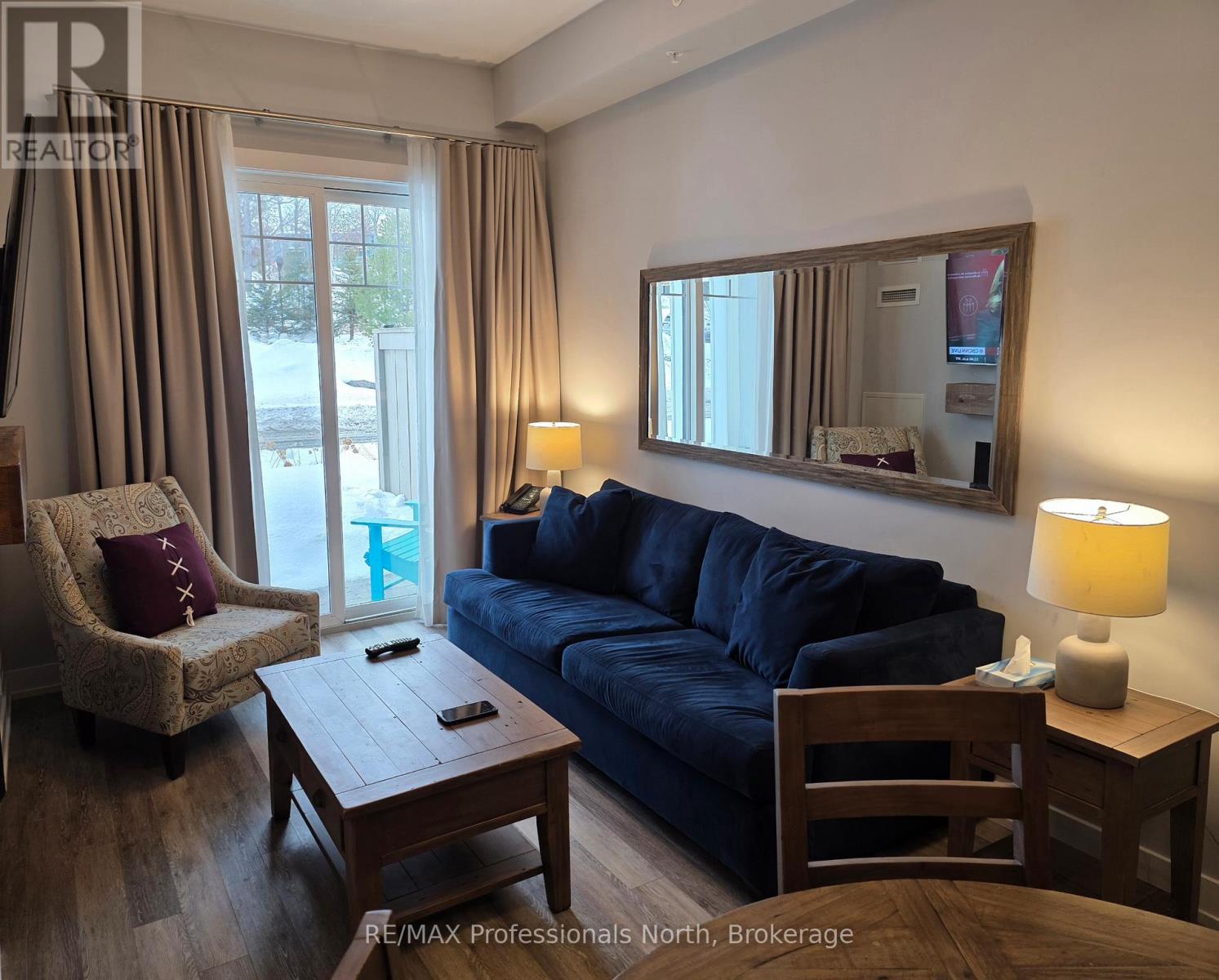 118 - 25 Pen Lake Point Road, Huntsville, Ontario  P1H 1A9 - Photo 2 - X12802926