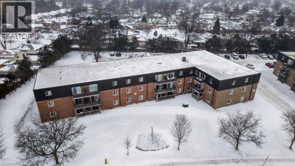 370 Admiral Drive Unit# 304, London, Ontario  N5V 3C2 - Photo 3 - 40795759