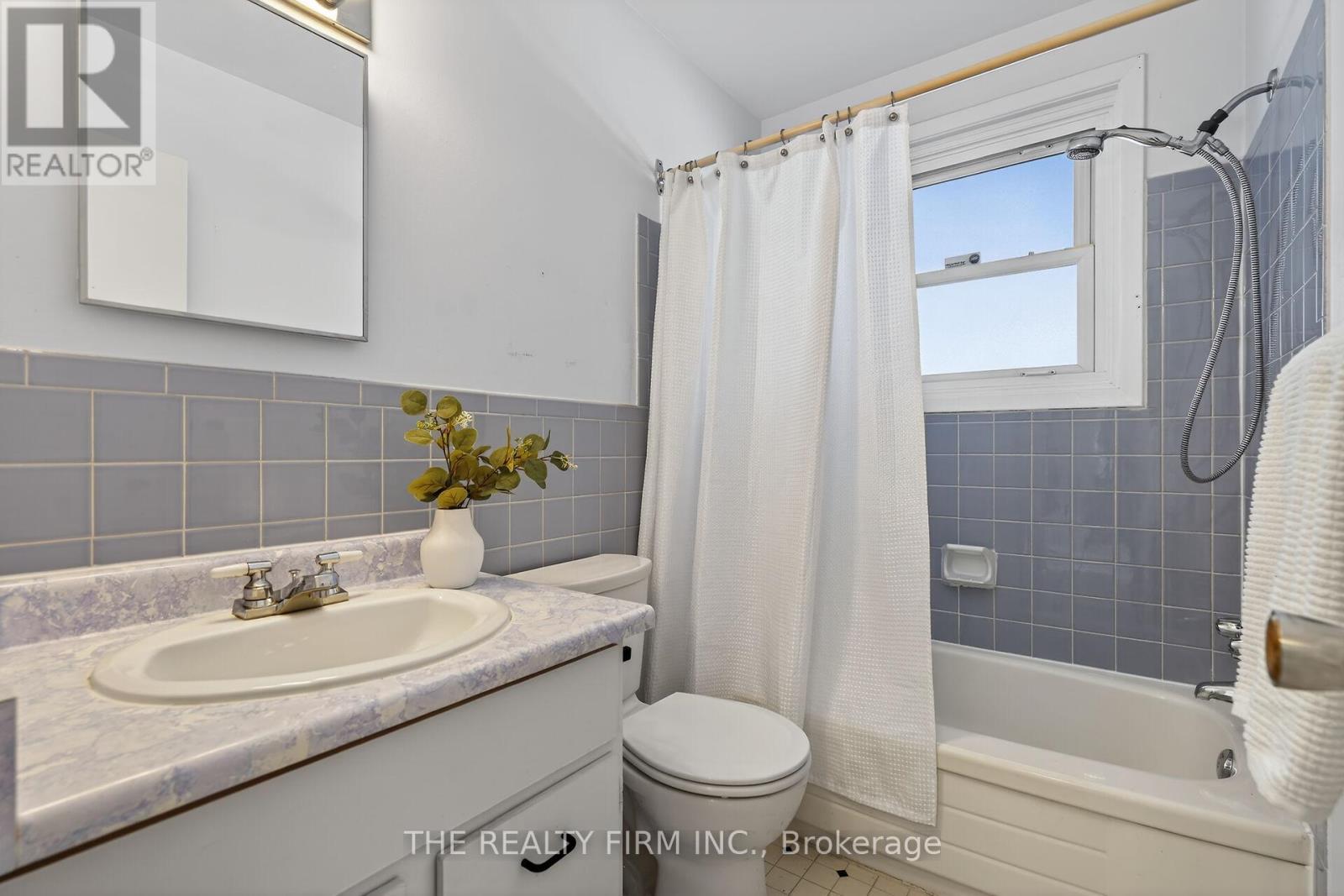 20 Harding Crescent, London South, Ontario  N6E 1G3 - Photo 16 - X12802822