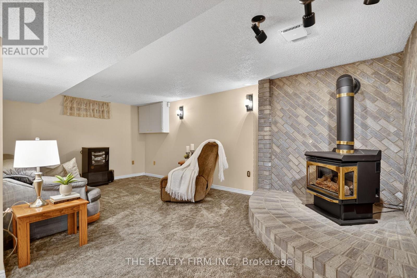 20 Harding Crescent, London South, Ontario  N6E 1G3 - Photo 17 - X12802822