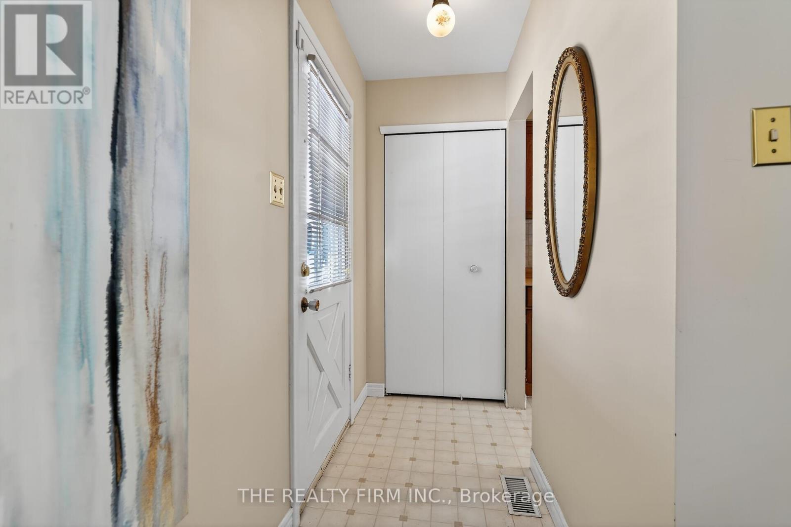 20 Harding Crescent, London South, Ontario  N6E 1G3 - Photo 4 - X12802822