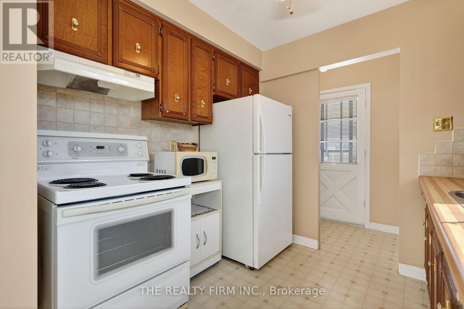 20 Harding Crescent, London South, Ontario  N6E 1G3 - Photo 8 - X12802822