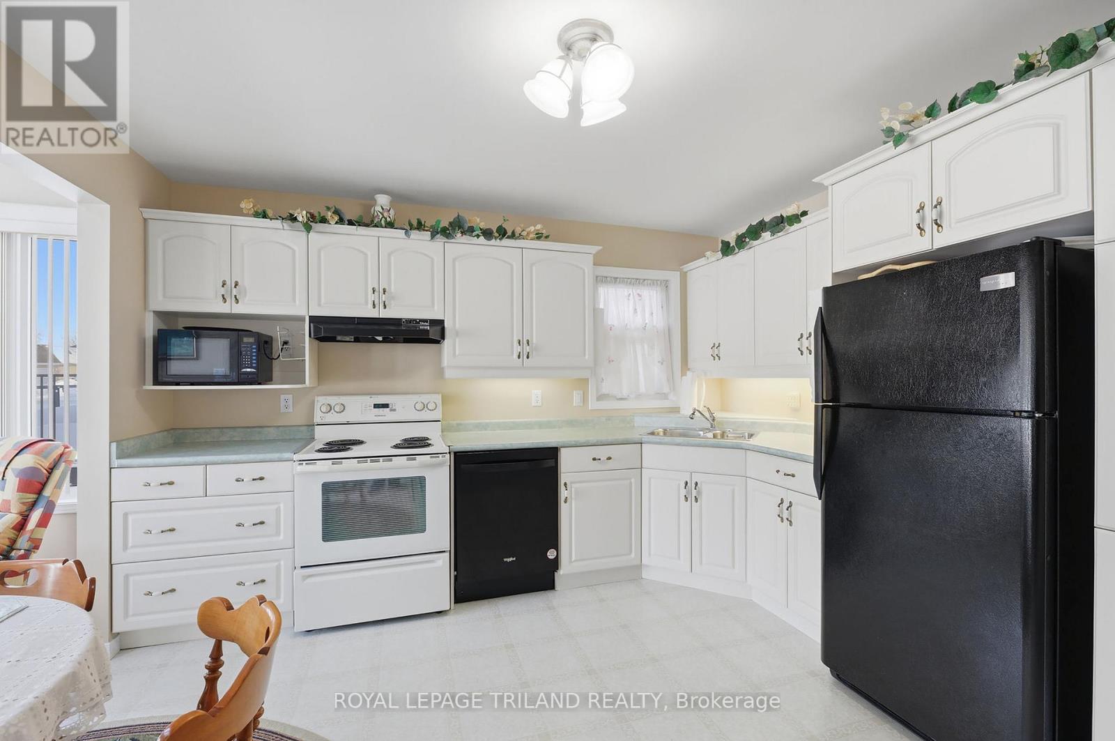 45 Ilderbrook Circle, Middlesex Centre, Ontario  N0M 2A0 - Photo 17 - X12802954