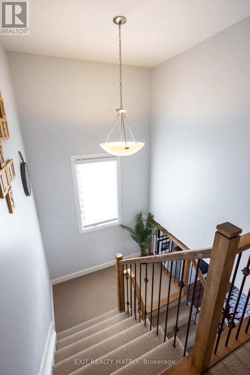 273 Central Park Boulevard, Russell, Ontario  K4R 0E9 - Photo 23 - X12802820