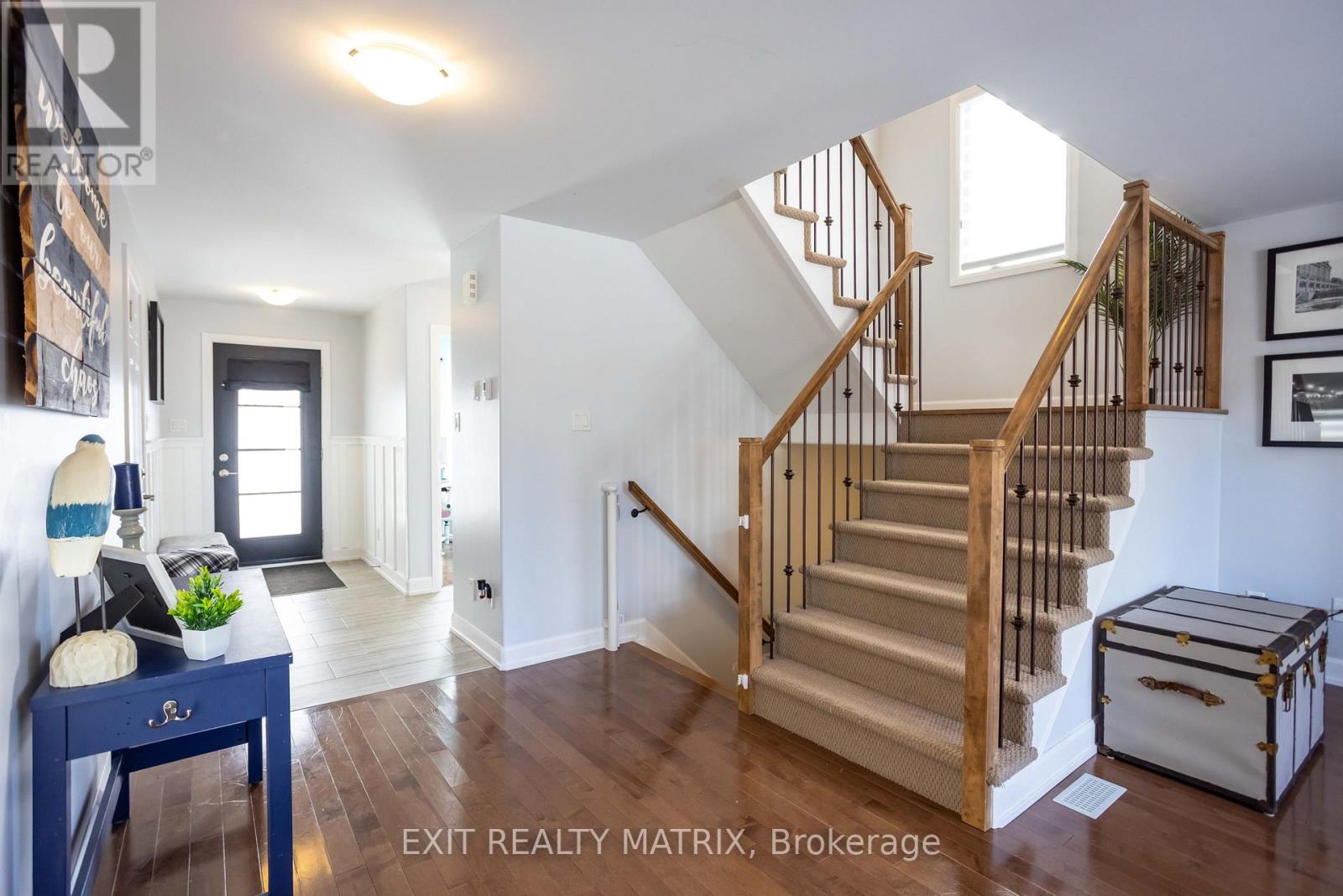 273 Central Park Boulevard, Russell, Ontario  K4R 0E9 - Photo 3 - X12802820