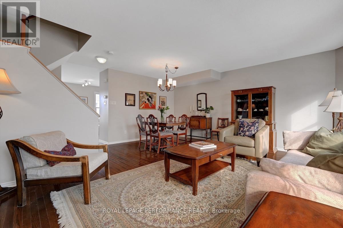 175 Arcola Private, Ottawa, Ontario  K1K 4W9 - Photo 13 - X12802830