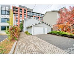 118 ROBINSON AVENUE, Ottawa, Ontario