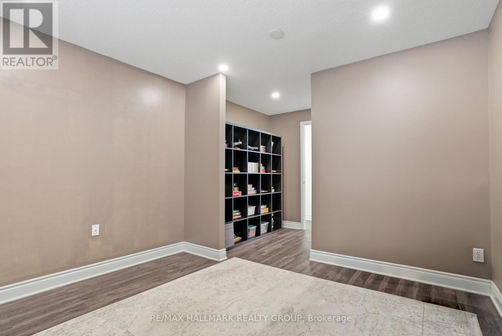 24 Binscarth Crescent, Ottawa, Ontario  K2L 1S1 - Photo 27 - X12802880