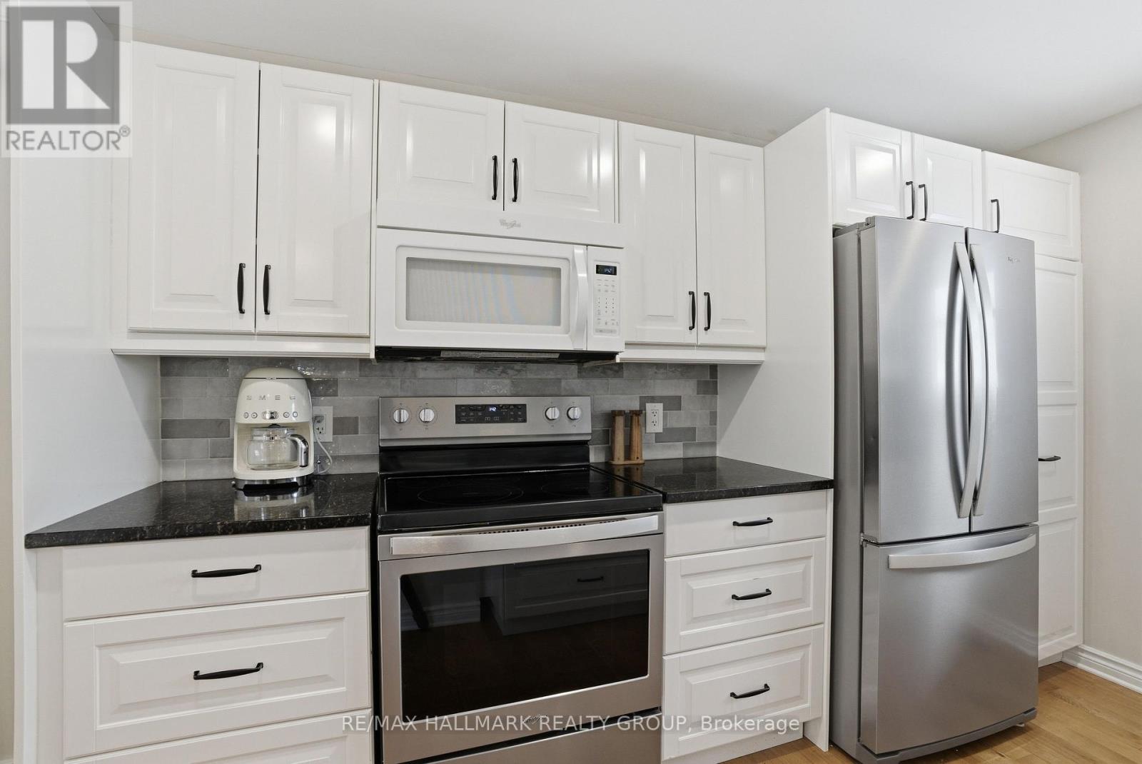 24 Binscarth Crescent, Ottawa, Ontario  K2L 1S1 - Photo 6 - X12802880