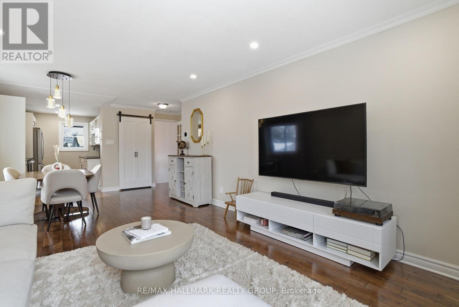 24 Binscarth Crescent, Ottawa, Ontario  K2L 1S1 - Photo 9 - X12802880