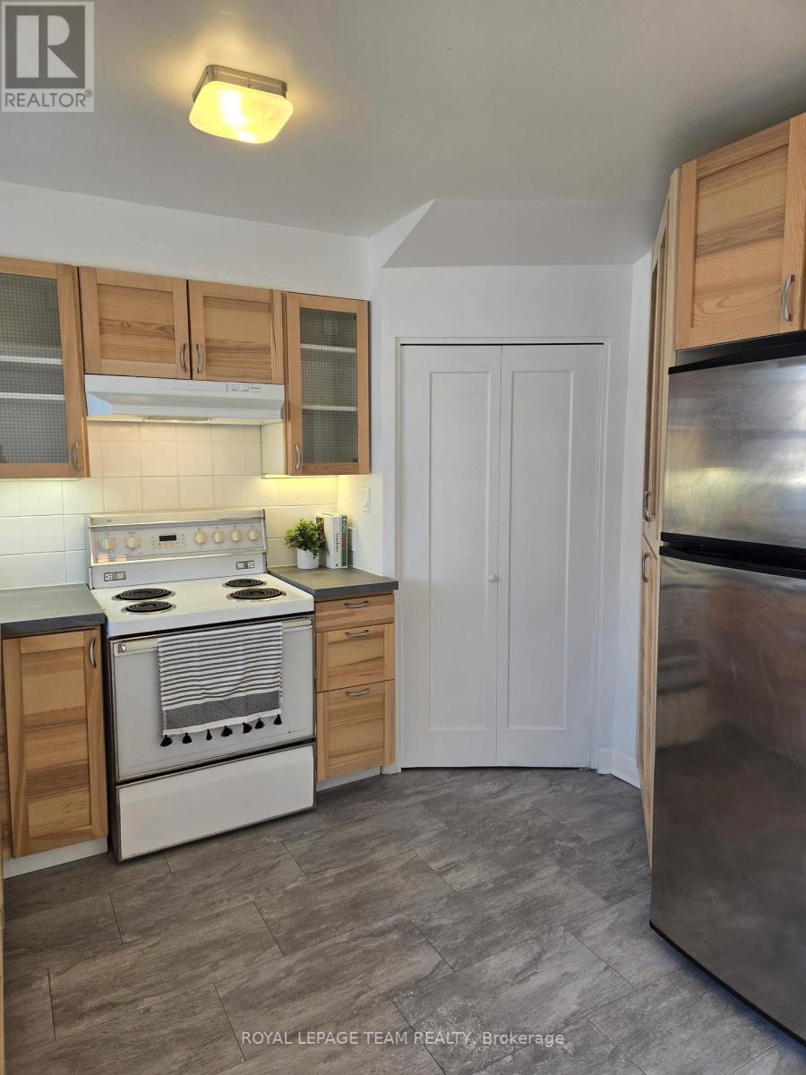 1305 Kingston Avenue, Ottawa, Ontario  K1Z 8K9 - Photo 12 - X12802884