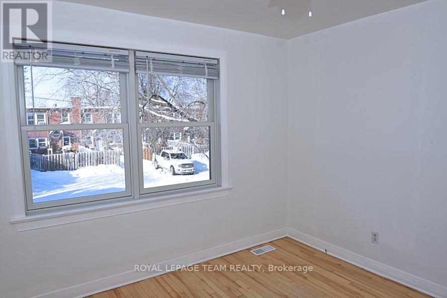 1305 Kingston Avenue, Ottawa, Ontario  K1Z 8K9 - Photo 18 - X12802884