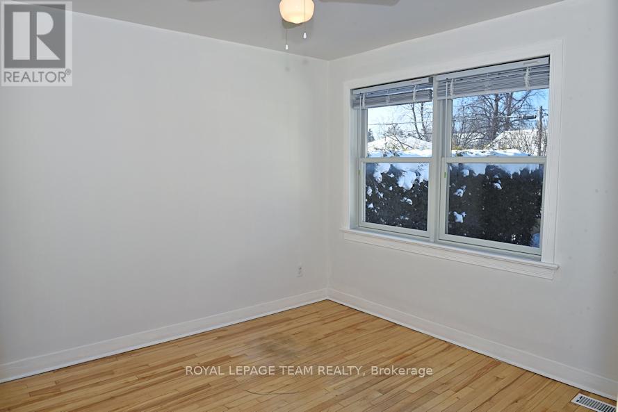 1305 Kingston Avenue, Ottawa, Ontario  K1Z 8K9 - Photo 19 - X12802884
