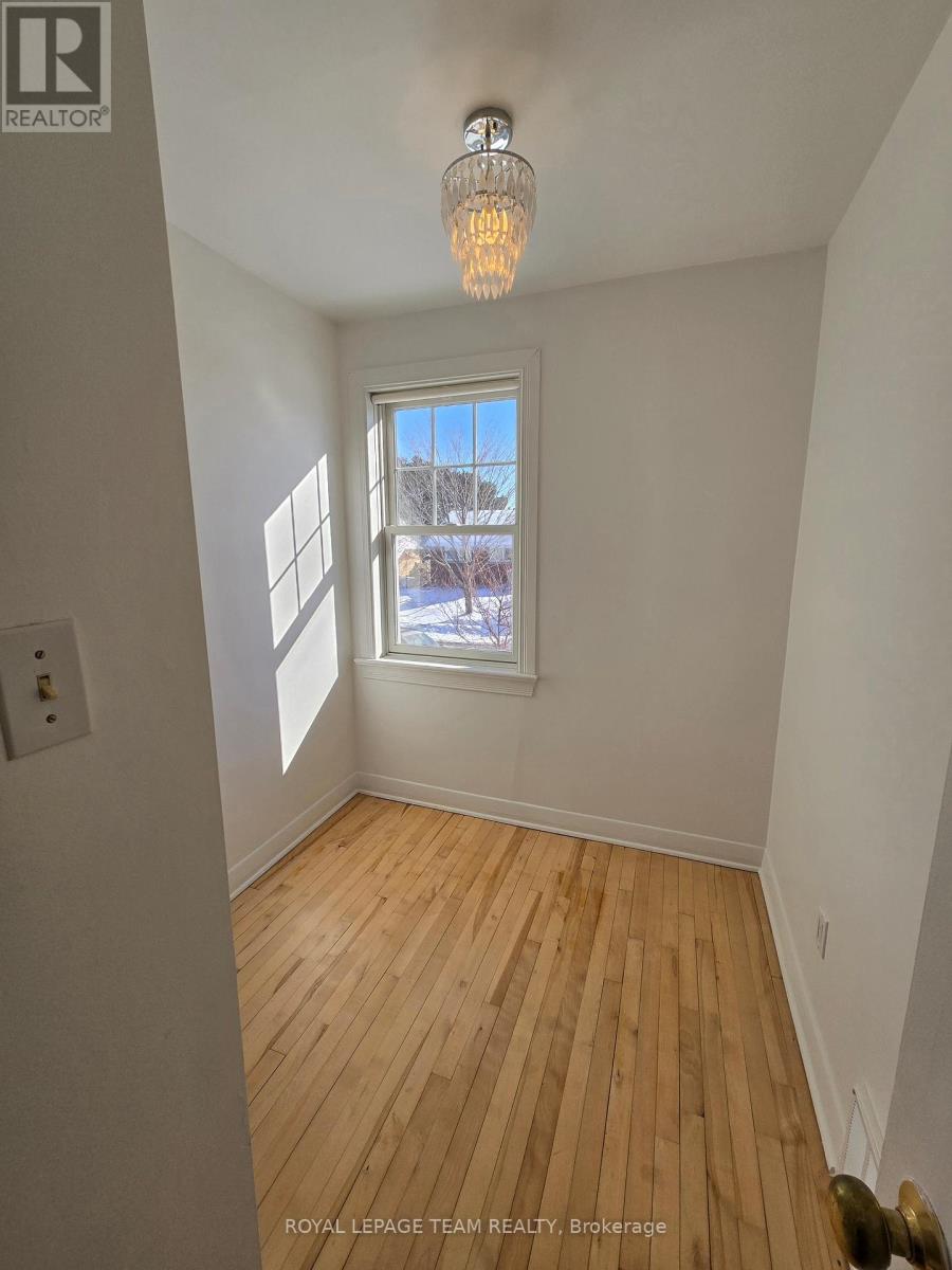 1305 Kingston Avenue, Ottawa, Ontario  K1Z 8K9 - Photo 21 - X12802884