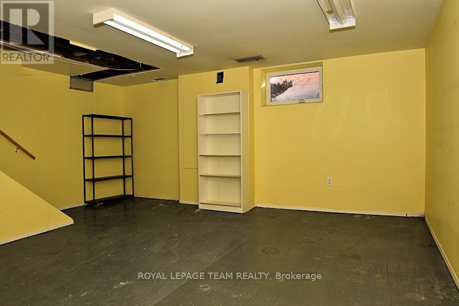 1305 Kingston Avenue, Ottawa, Ontario  K1Z 8K9 - Photo 31 - X12802884