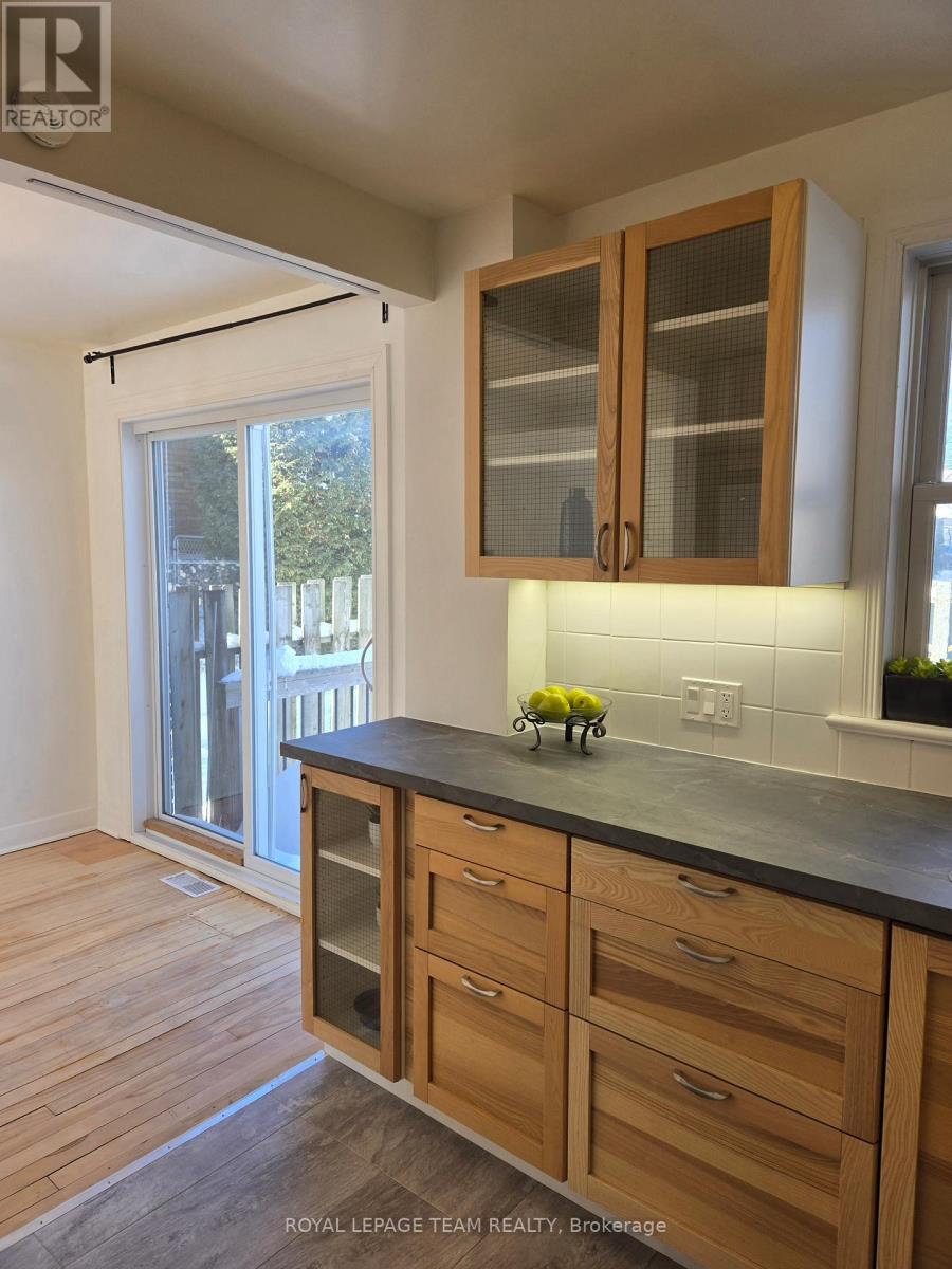 1305 Kingston Avenue, Ottawa, Ontario  K1Z 8K9 - Photo 9 - X12802884