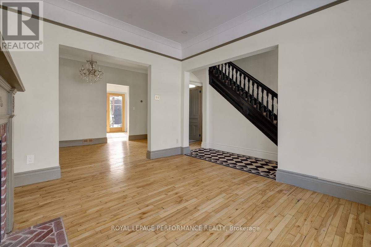 44 Queen Mary Street, Ottawa, Ontario  K1K 1X9 - Photo 10 - X12803008