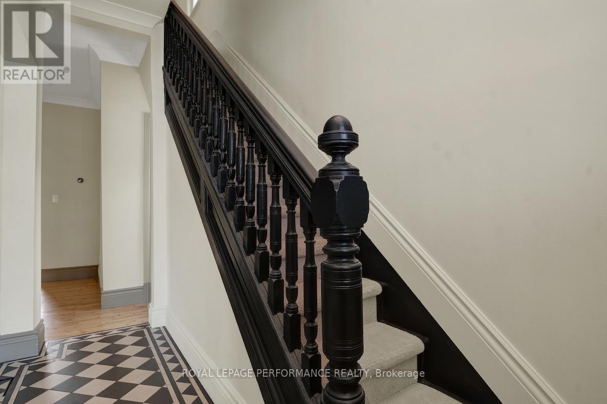 44 Queen Mary Street, Ottawa, Ontario  K1K 1X9 - Photo 5 - X12803008