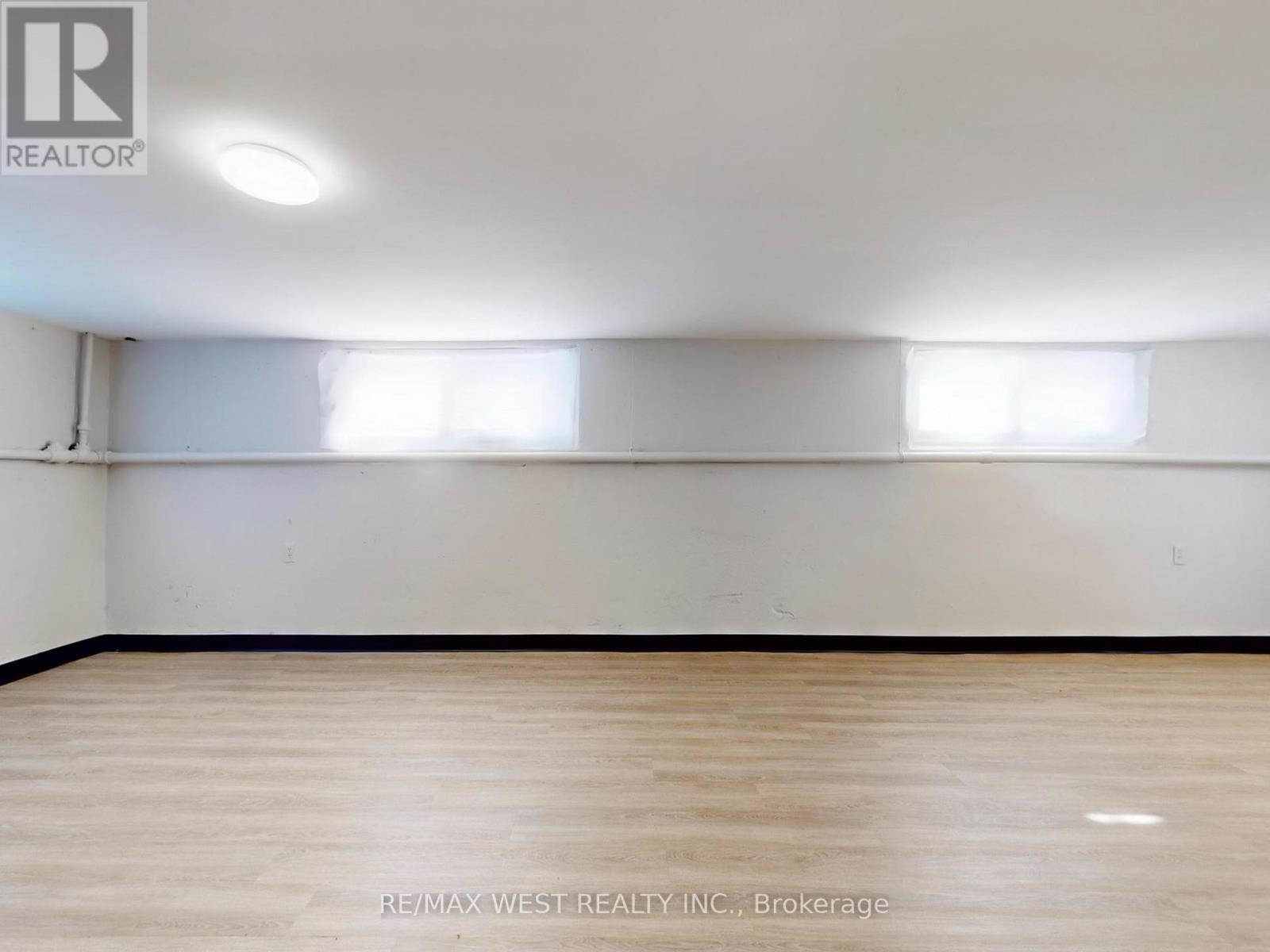 16 Upwood Avenue, Toronto, Ontario  M6L 3A5 - Photo 38 - W12802396