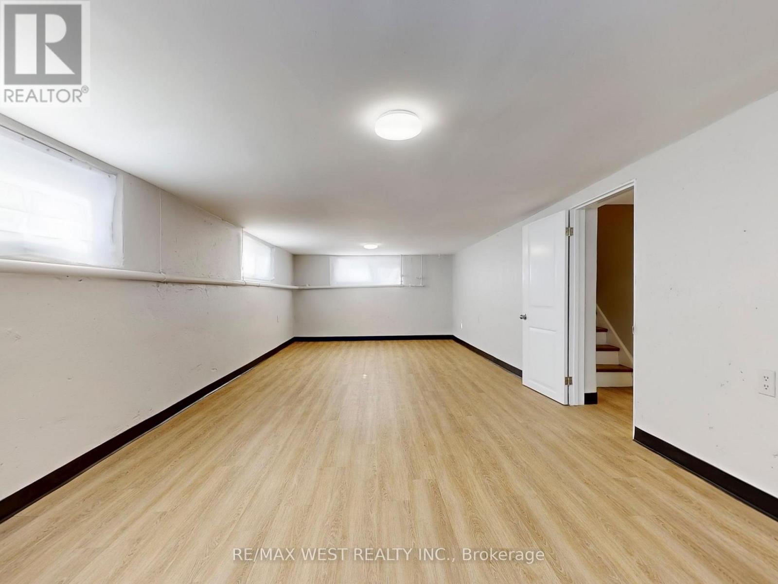 16 Upwood Avenue, Toronto, Ontario  M6L 3A5 - Photo 39 - W12802396