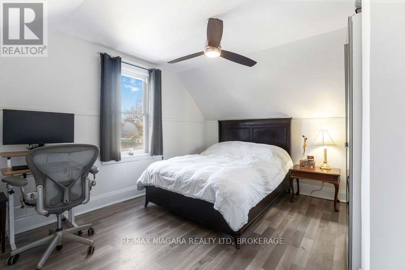 22 Bertram Street, St. Catharines, Ontario  L2R 1A8 - Photo 13 - X12802896