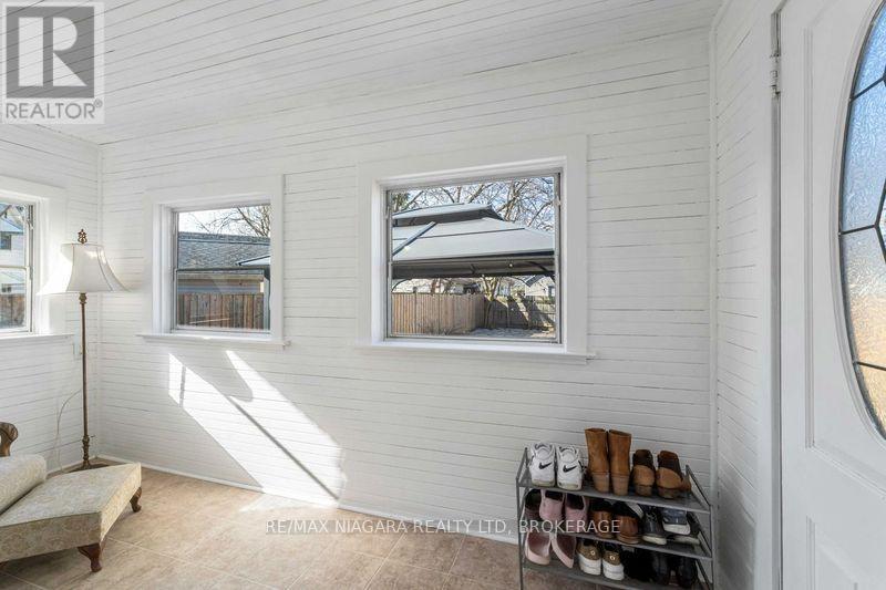 22 Bertram Street, St. Catharines, Ontario  L2R 1A8 - Photo 16 - X12802896