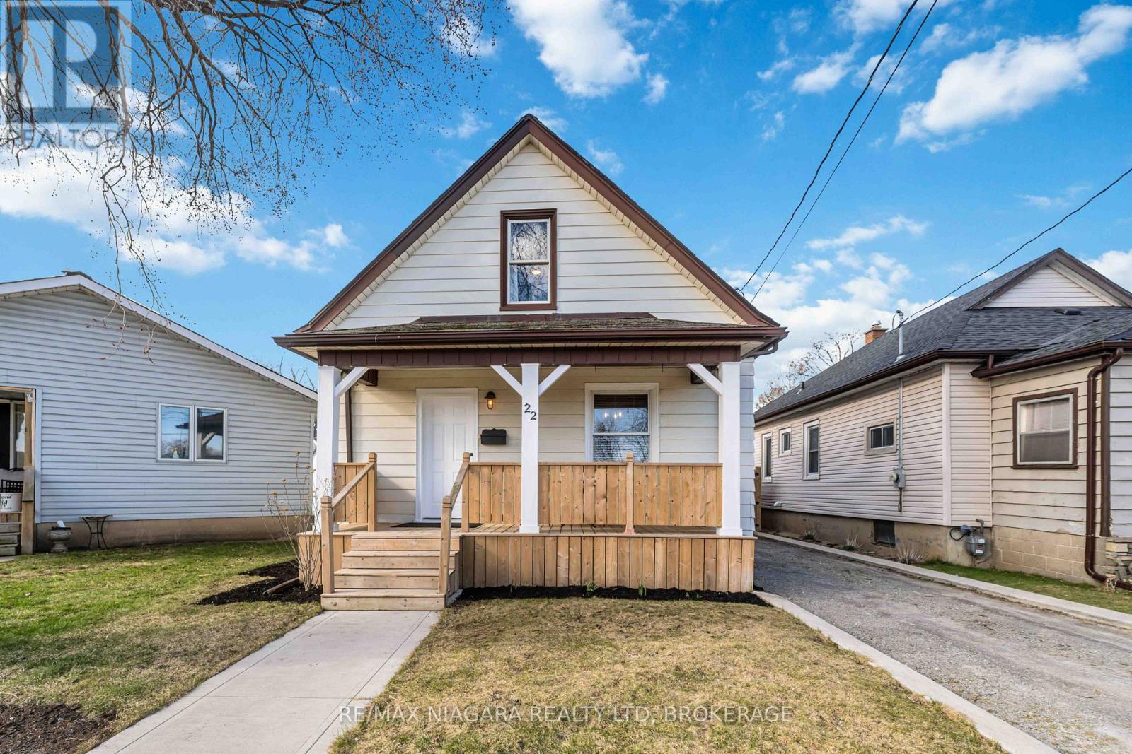 22 Bertram Street, St. Catharines, Ontario  L2R 1A8 - Photo 22 - X12802896
